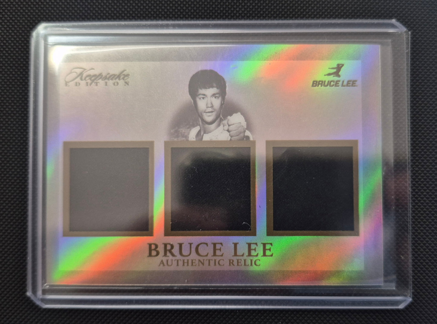 Keepsake Kaleidoscope Edition Bruce Lee Collection 50th Anniversary Bruce Lee Triple Relic Card