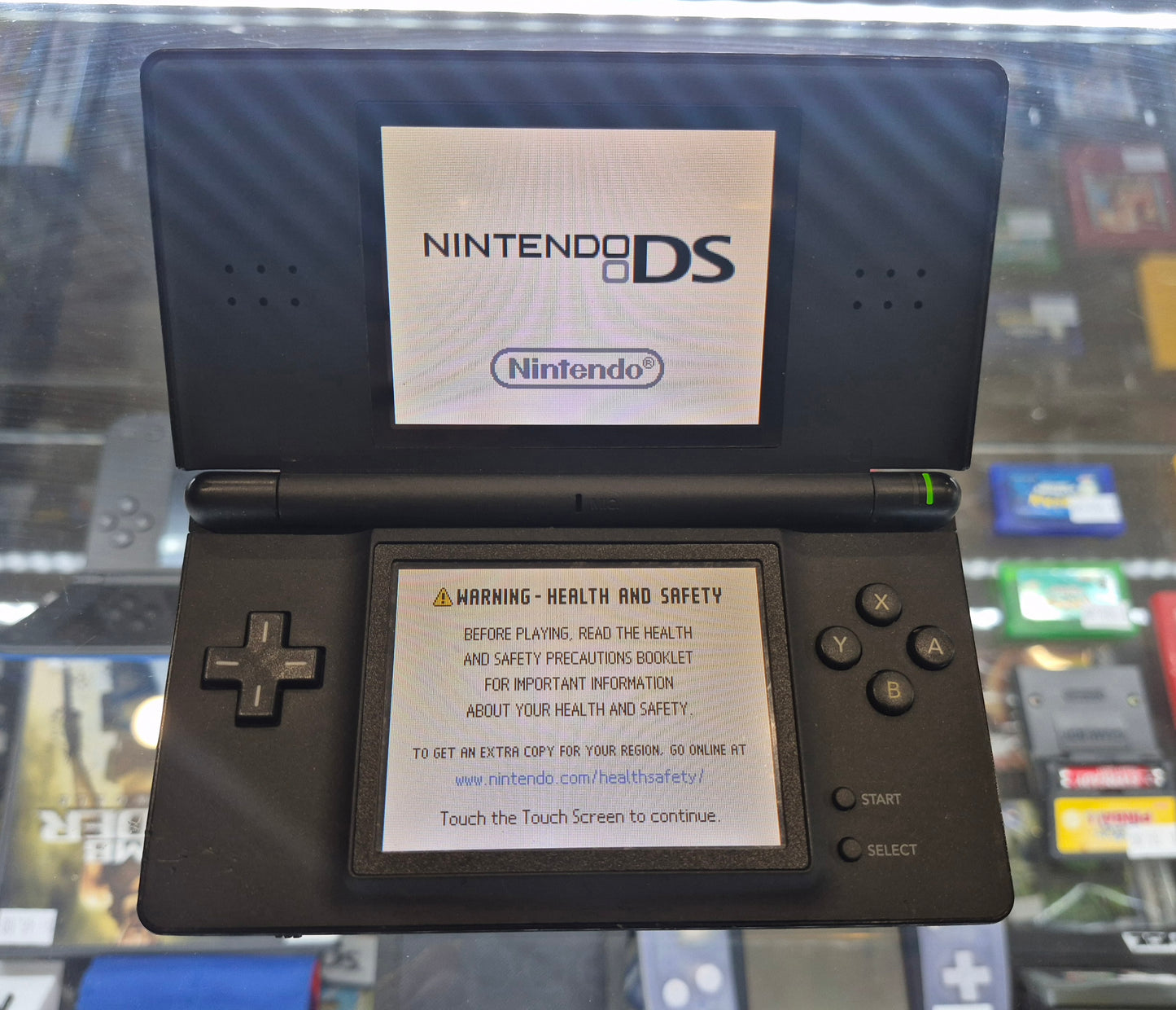 2006 Nintendo DS lite BLACK Console in Good Condition with USB Charger