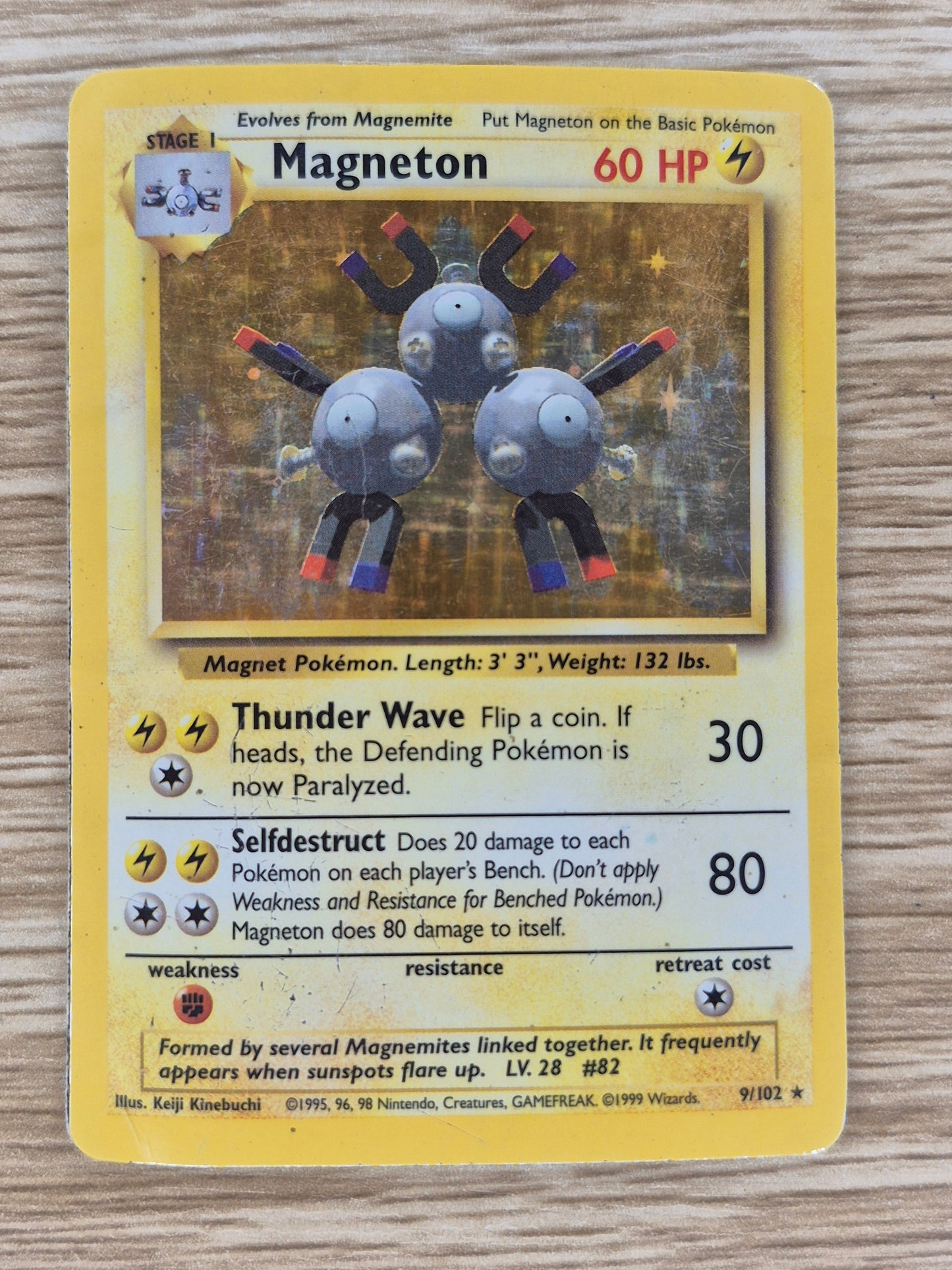 Magneton 9/102 Holo Rare Base Set - Pokemon Card WOTC - HP