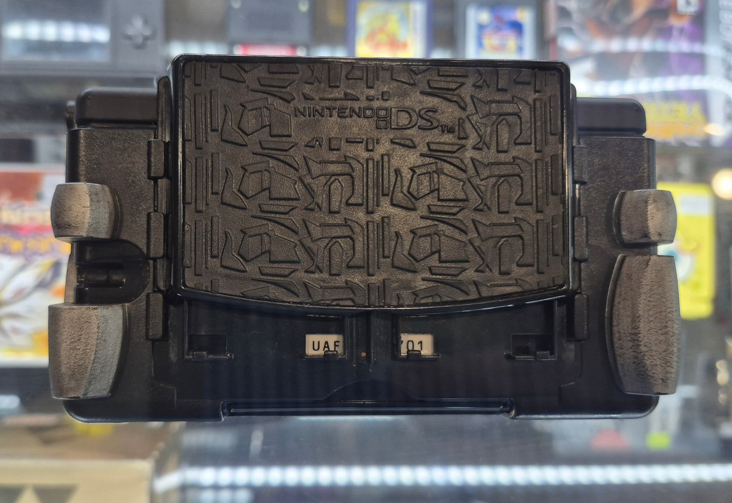 2006 Nintendo DS lite BLACK Console in Transformers Shell with USB Charger(minor screen fault)