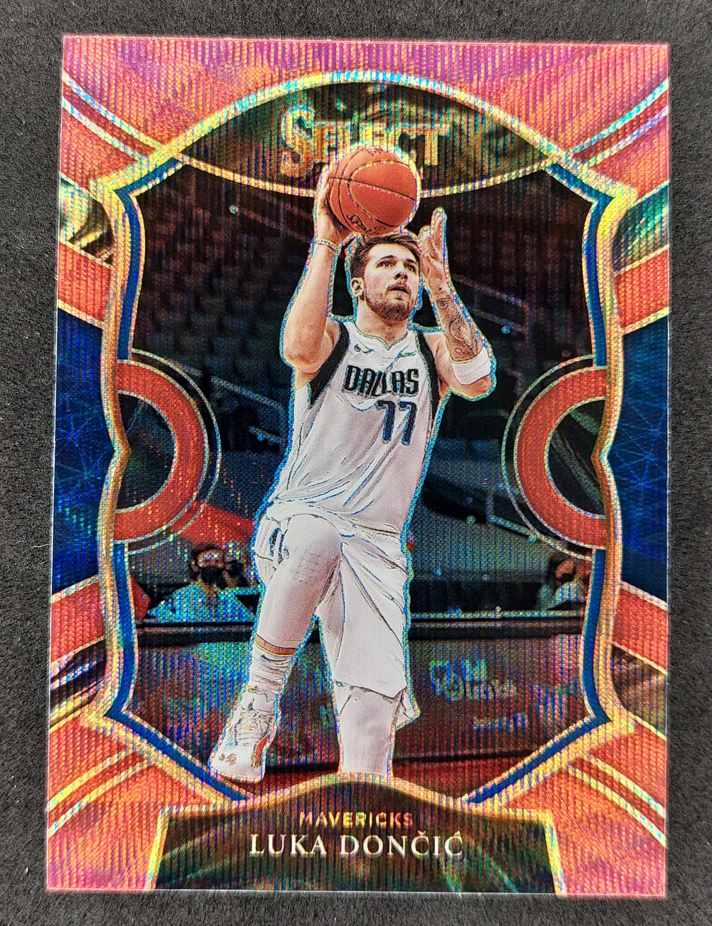 2020-21 Select Luka Doncic Concourse Level Red Wave SP (Asia Tmall Exc ...