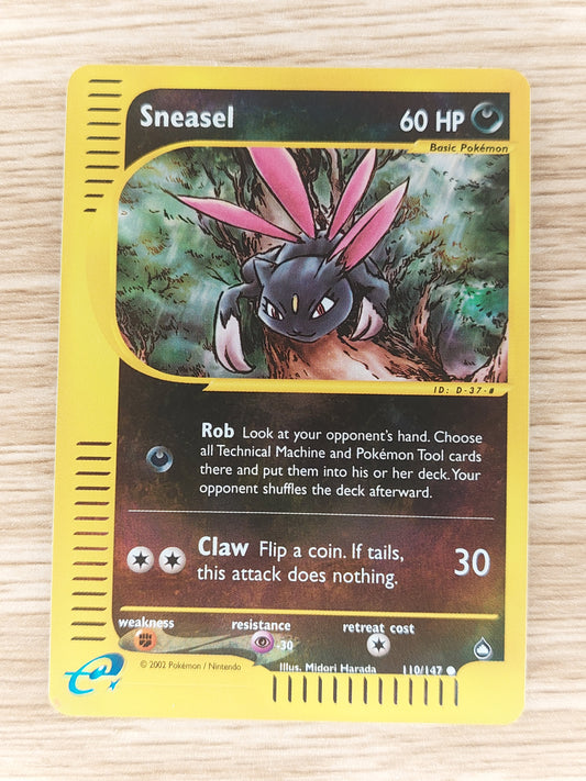 2002 Pokemon Aquapolis 110/147 Sneasel Reverse Holo LP