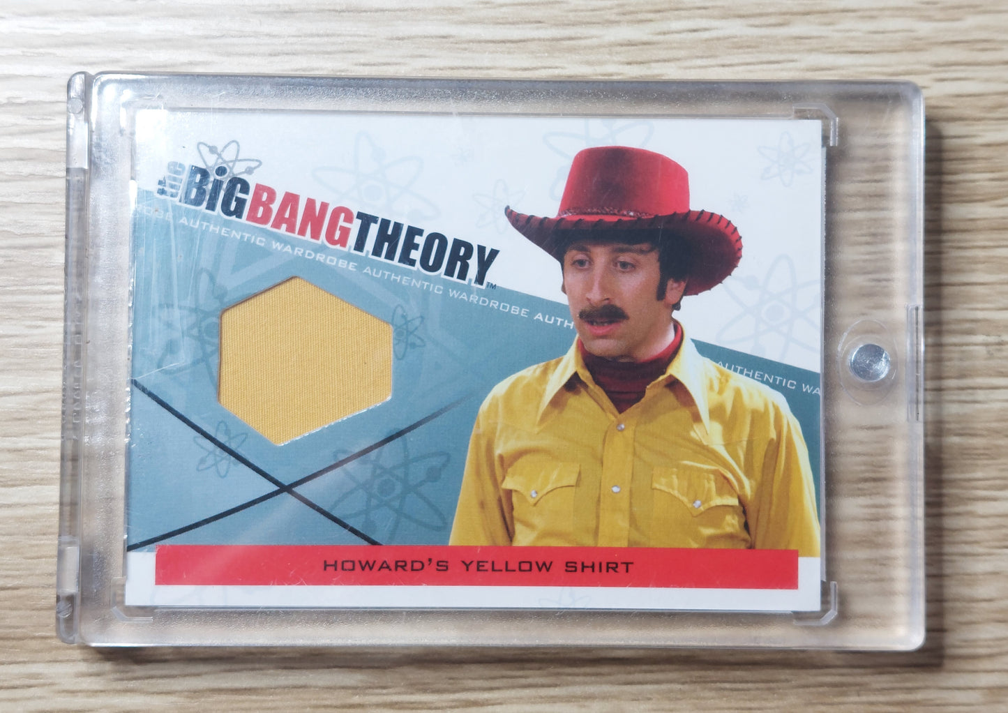 2013 Cryptozoic The Big Bang Theory Authentic Wardrobe Howard's Yellow Shirt Patch M-29