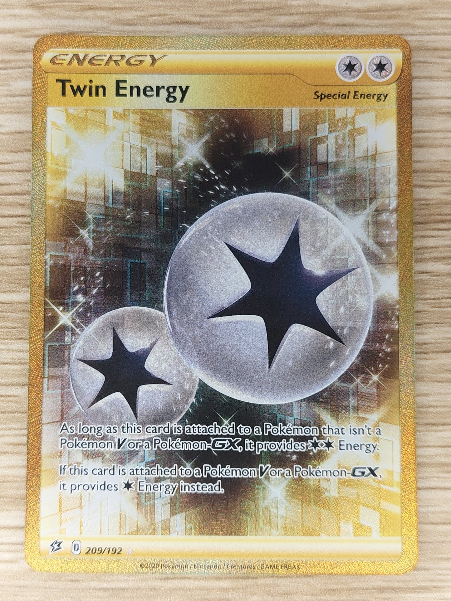 Pokémon TCG Twin Energy Rebel Clash 209/192 Holo Secret Rare