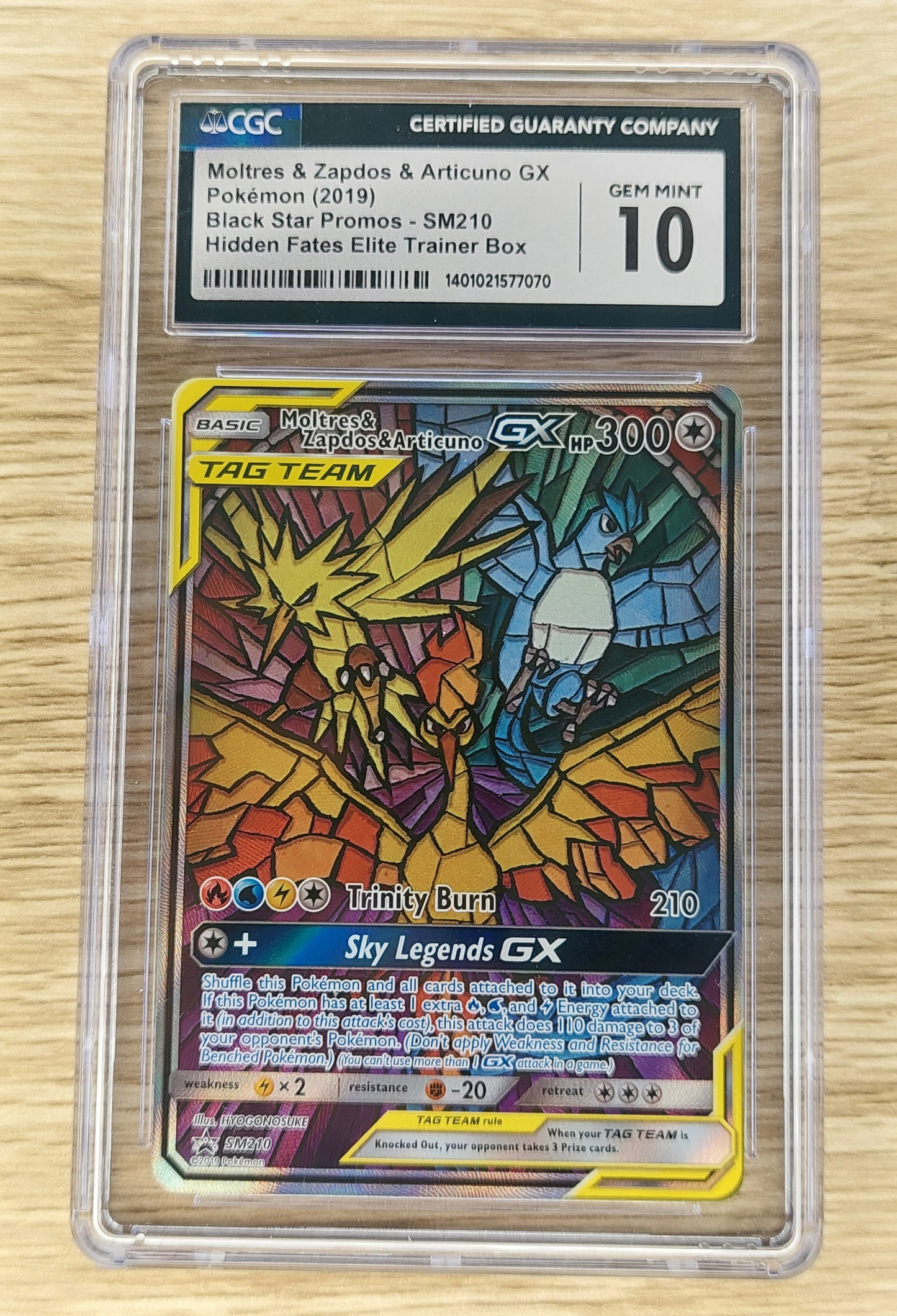 2019 Pokemon Hidden Fates ETB Moltres,Zapdos & Articuno SM210 Black Star Promo CGC 10