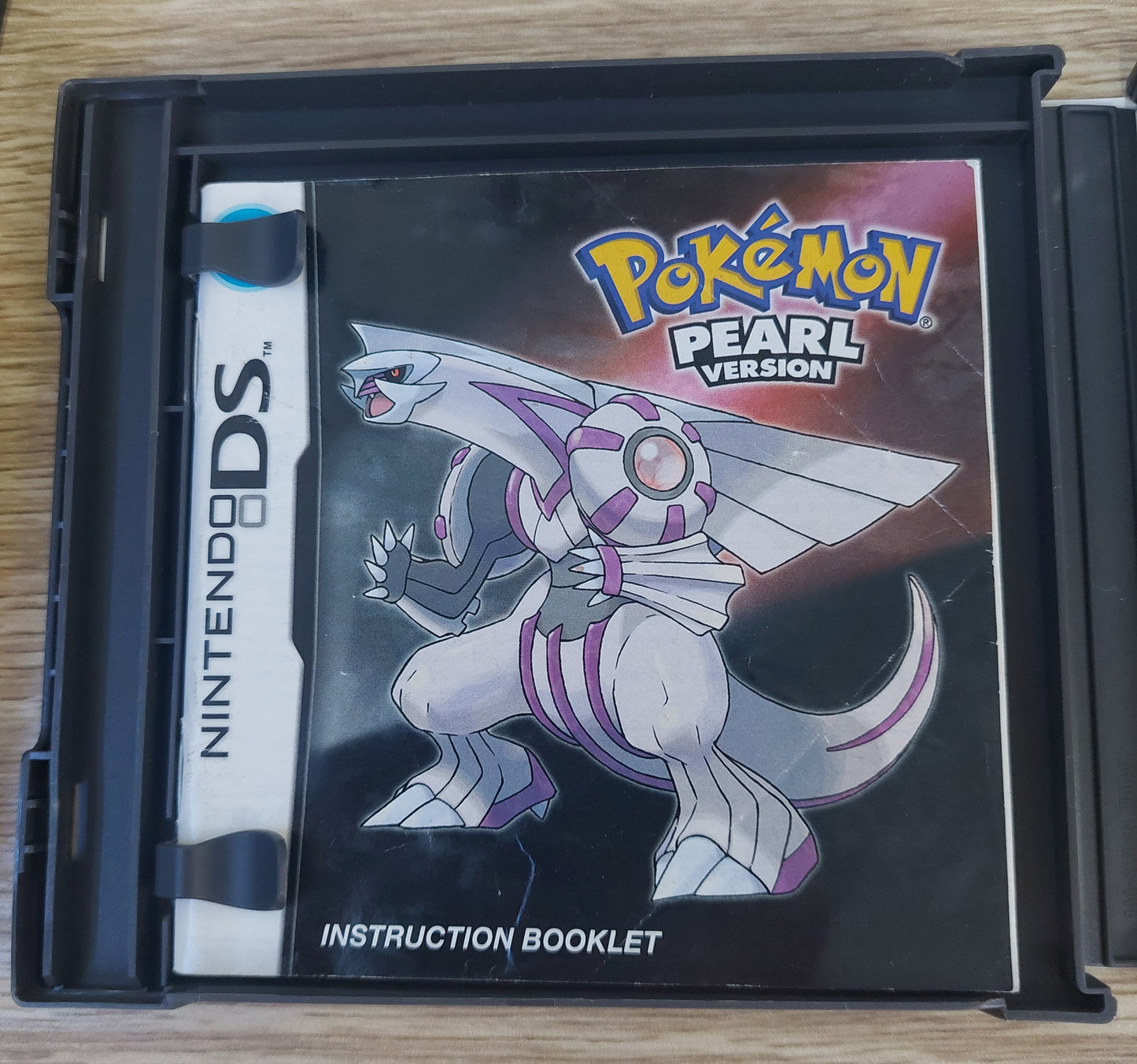 Pokemon Pearl Version Nintendo DS Game  Complete w Manual USA Region Free