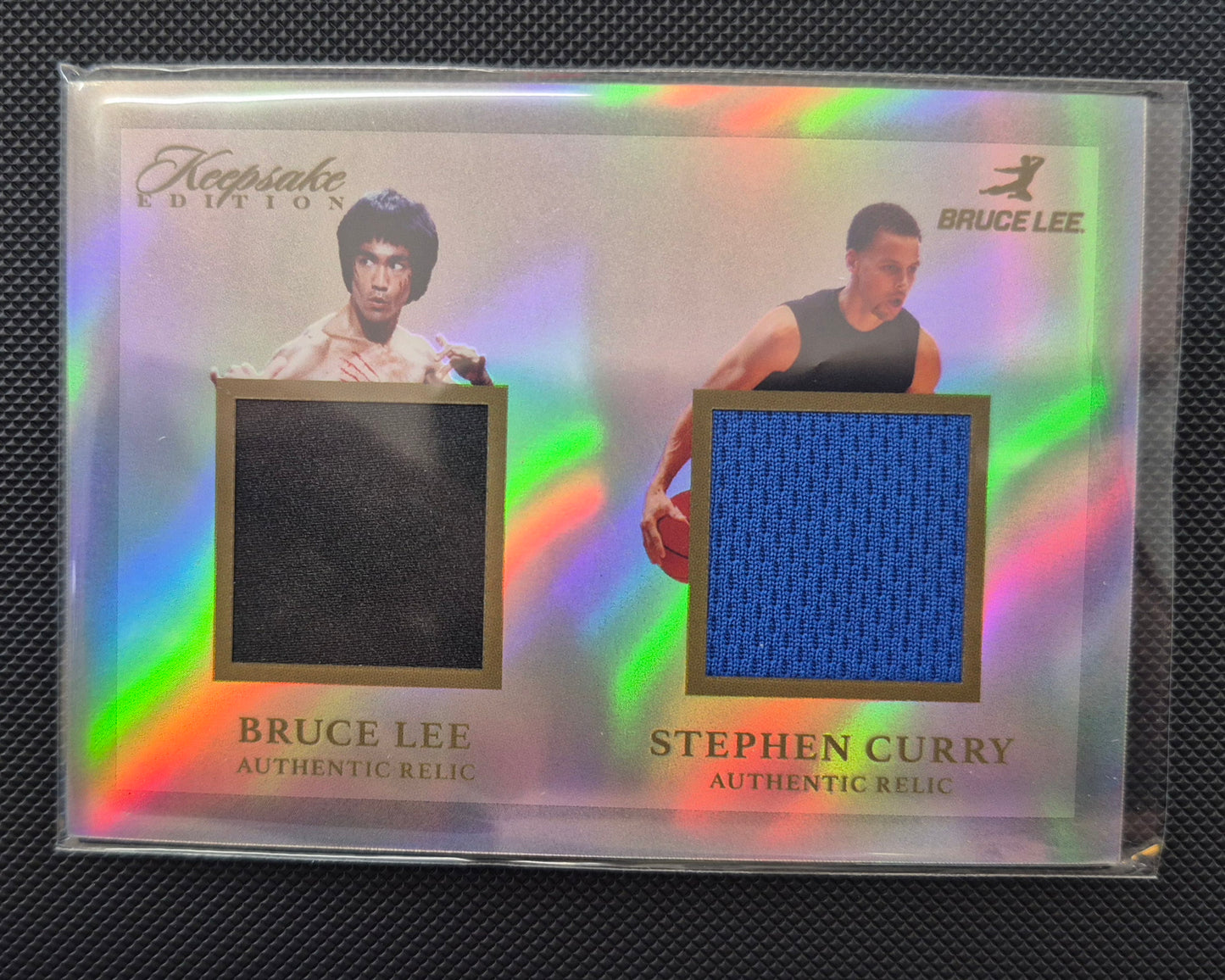 Keepsake Kaleidoscope Edition Bruce Lee Collection 50th Anniversary Bruce Lee/Stephen Curry Dual Relic Card