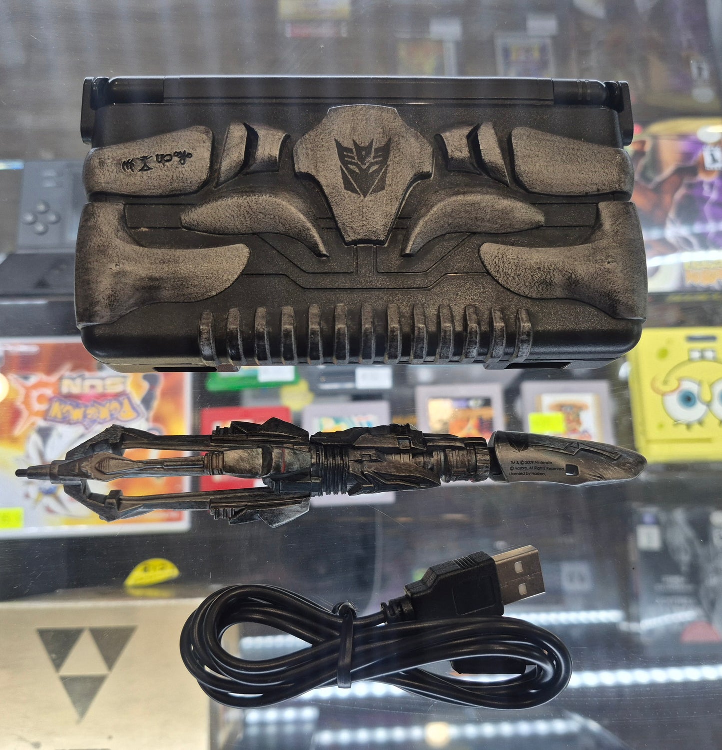 2006 Nintendo DS lite BLACK Console in Transformers Shell  with USB Charger(minor screen fault)