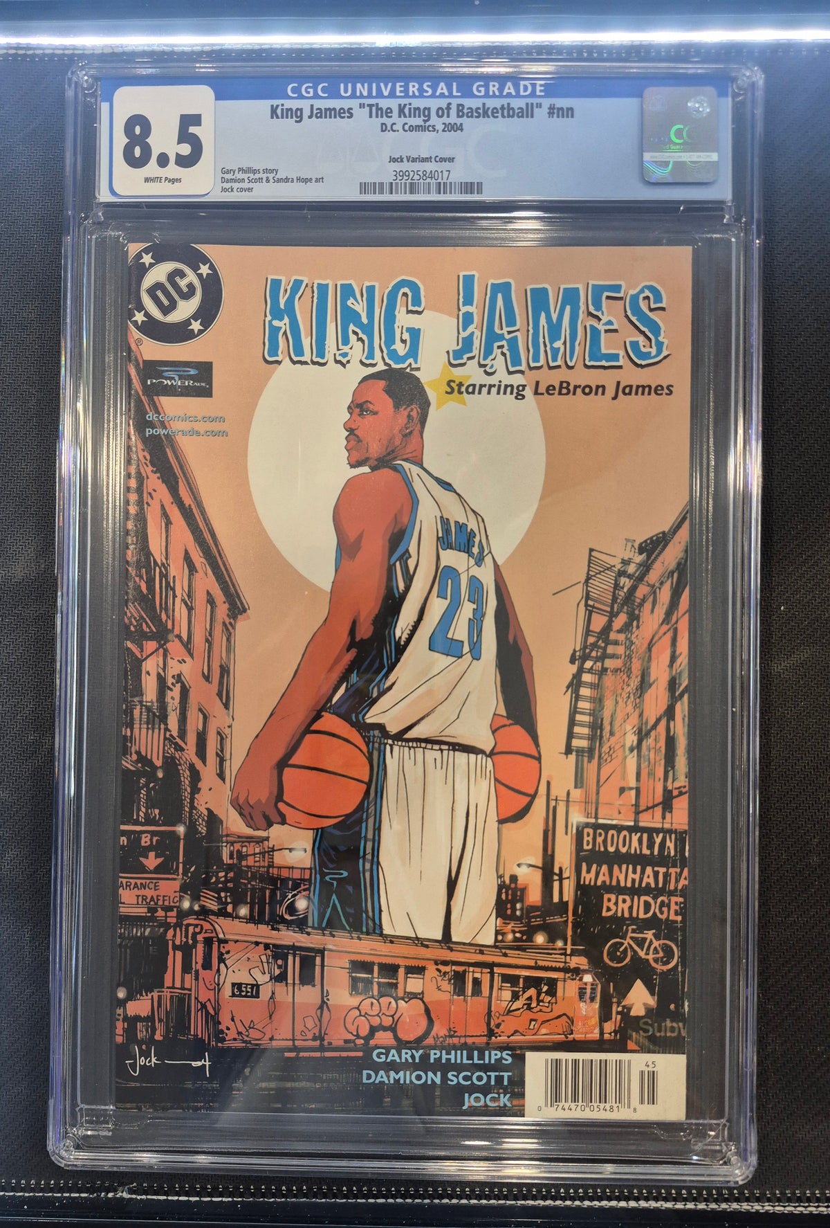 KING JAMES #1 DC COMICS 2004 LEBRON JAMES Powerade 1st Comic CGC 8.5 Jock Variant