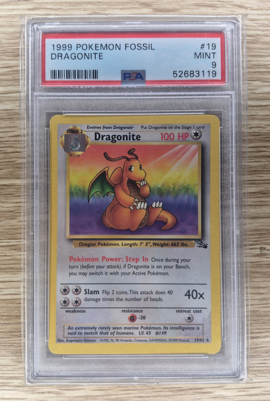 1999 Pokémon Fossil 19/62 Dragonite Non Holo PSA 9