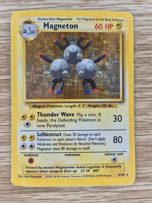 Magneton 9/102 Holo Rare Base Set - Pokemon Card WOTC - HP