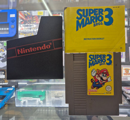 Super Mario Bros. 3 Nintendo NES PAL TESTED .Inc Instructions & Black Slip Cover