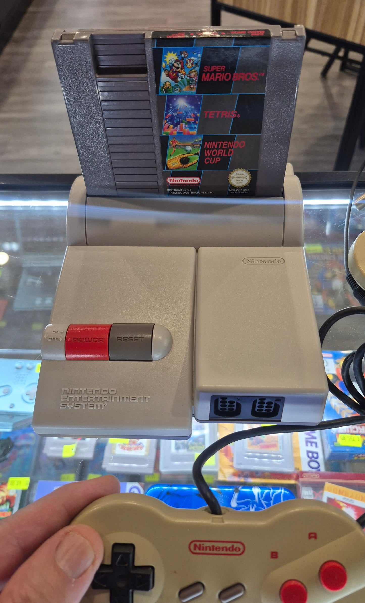 Nintendo NES Control Deck Top Loader PAL AUS Complete in Box with 2 controllers & game(no insert)