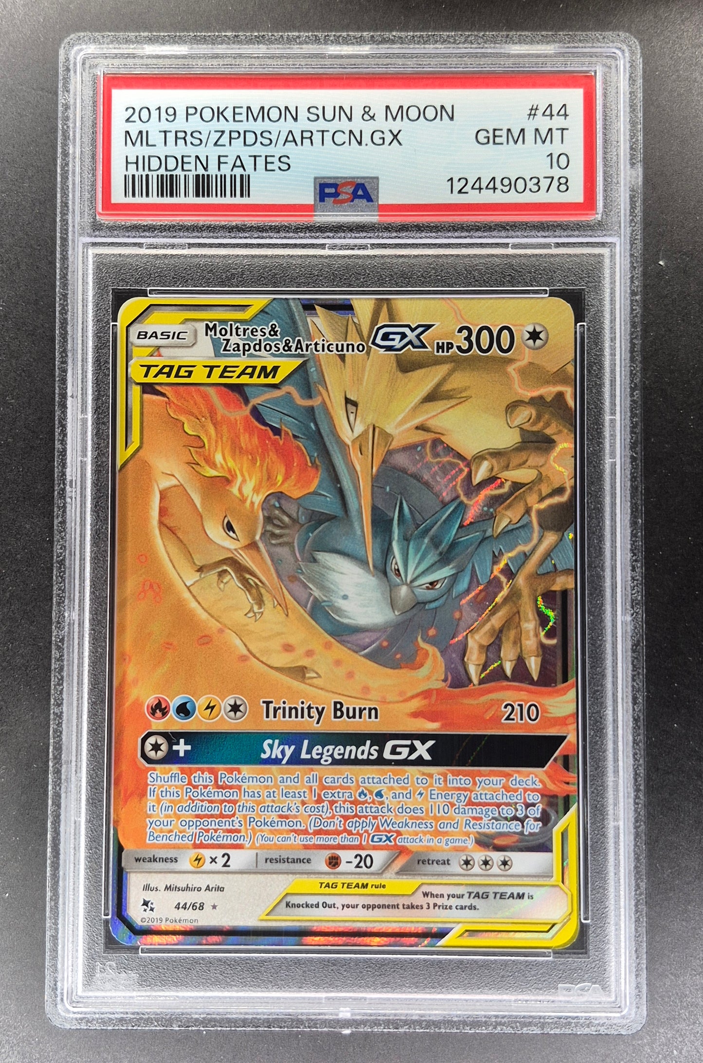 Pokémon TCG Moltres & Zapdos & Articuno PokémonTag Team GX Hidden Fates 44/68 PSA 10