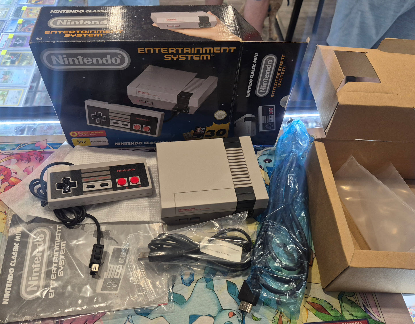 Nintendo Classic Mini Entertainment System NES Over 300 Games CIB