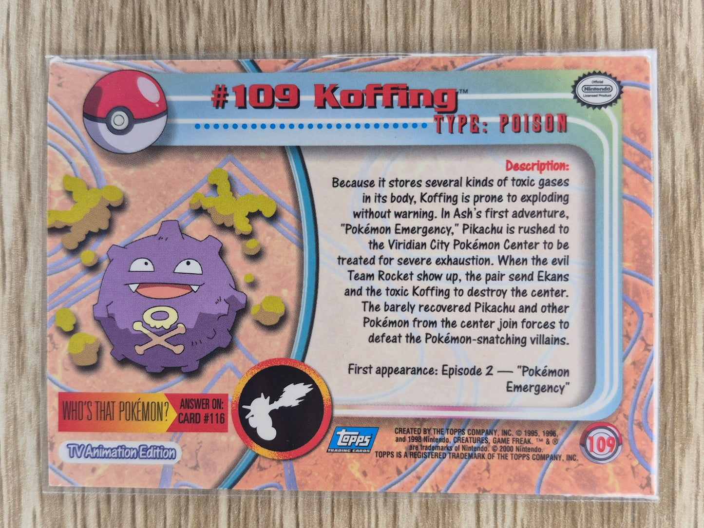 2000 Topps Pokémon Blue Label #109 Koffing Holo MP Crease