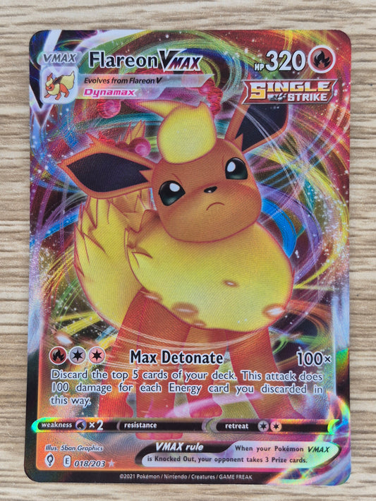 Pokémon TCG Flareon Vmax Sword & Shield Mfg: Evolving Skies 018/203 Ultra Rare